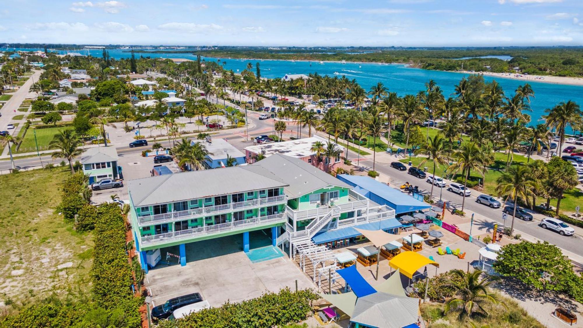 Ocean View Hotel Room With Balcony- King Bed #21 Fort Pierce Exterior photo